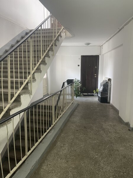 Ghencea, capat 41, bloc 1985, stradal