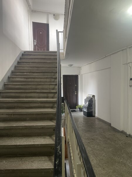 Ghencea, capat 41, bloc 1985, stradal